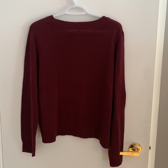 [L] H&M maroon sweater - Picture 5 of 7